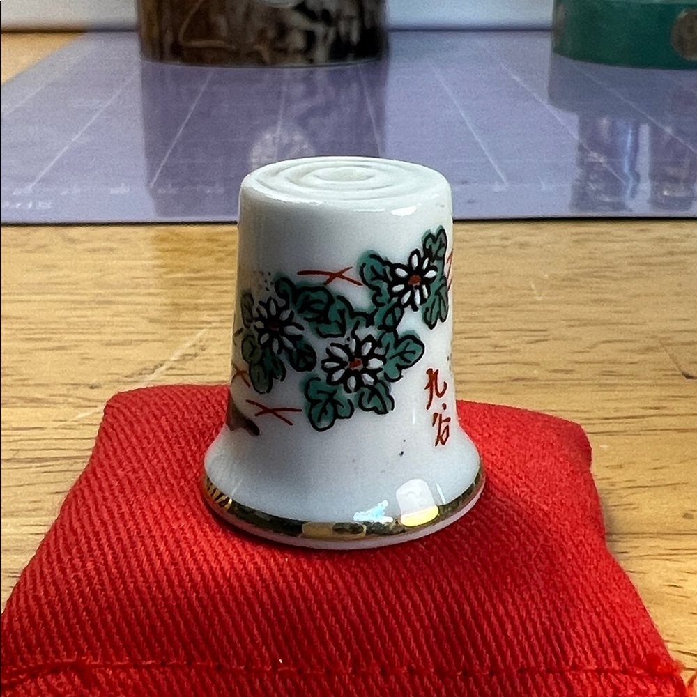 Kutani (九谷) Ceramic Thimble - Picture 4 of 4